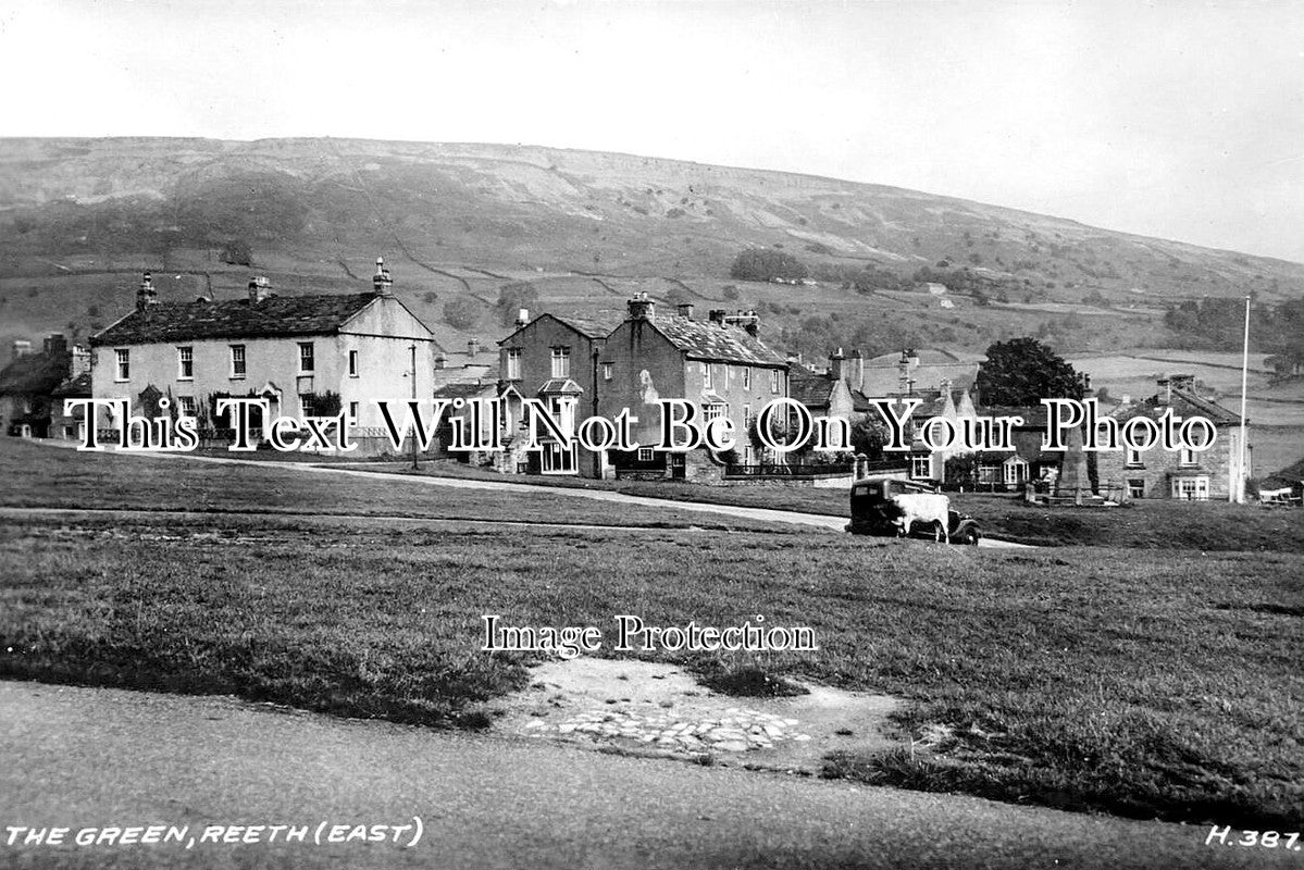 YO 12949 - The Green, Reeth, Yorkshire