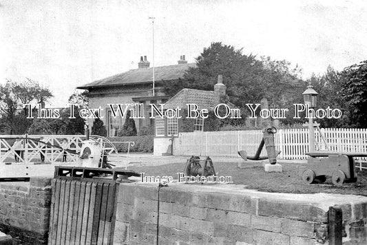 YO 13064 - Naburn Locks, River Ouse, Yorkshire