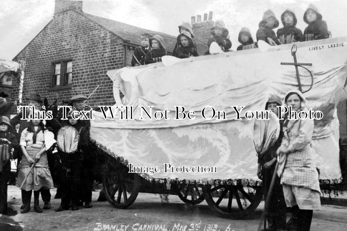 YO 1315 - Lively Lassie Float, Bramley Carnival, Leeds, Yorkshire 1913