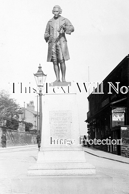 YO 13346 - Joseph Priestley Memorial, Birstall, Yorkshire c1913