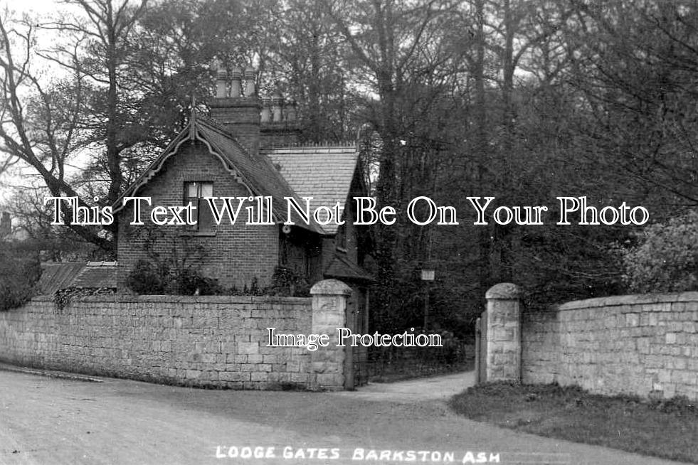 YO 13385 Lodge Gates, Barkston Ash, Yorkshire JB Archive
