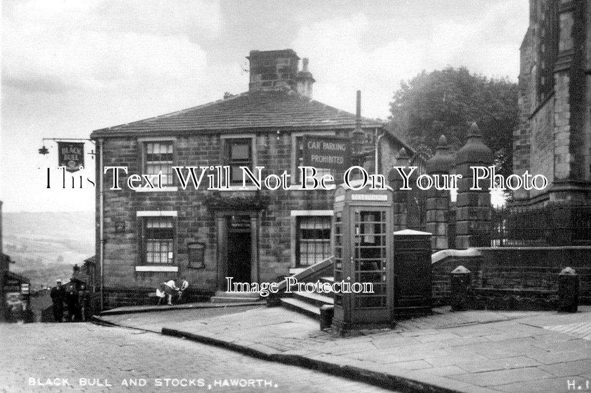 YO 13419 - The Black Bull Pub & Stocks, Keighley, Yorkshire