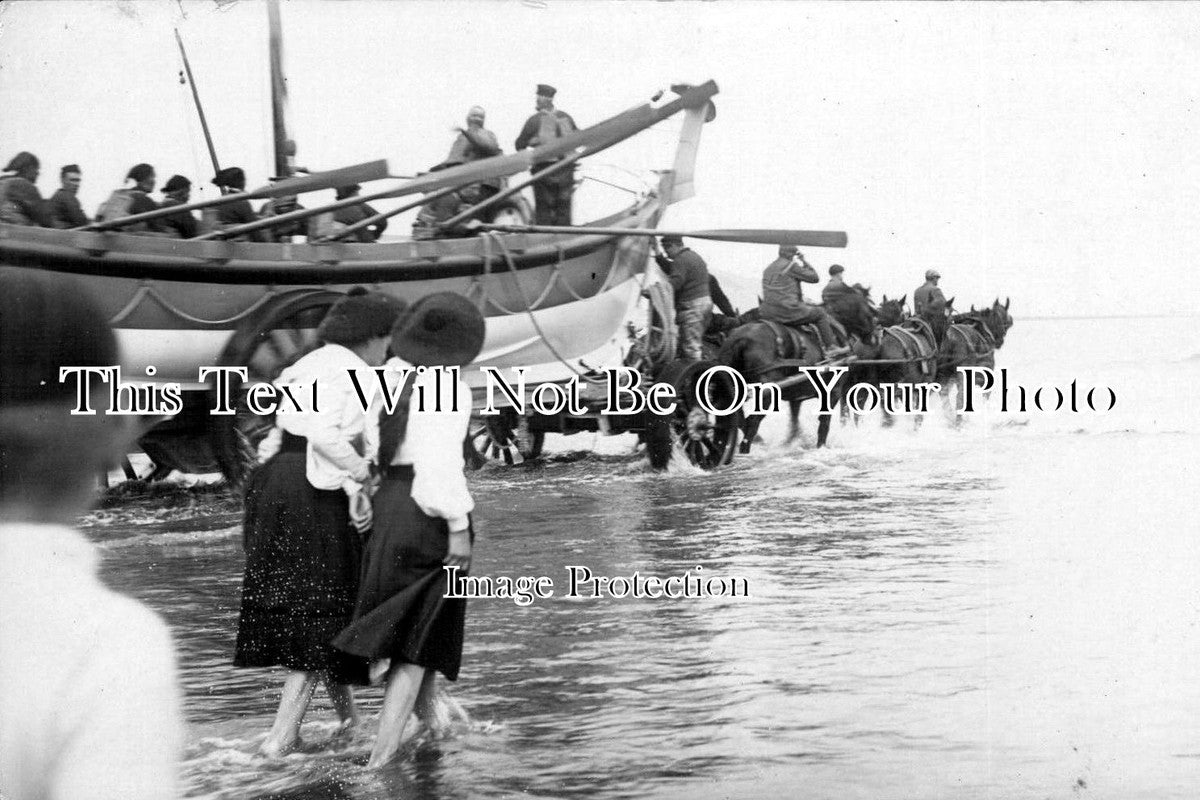 YO 1371 - Lifeboat Launch, Filey, Yorkshire