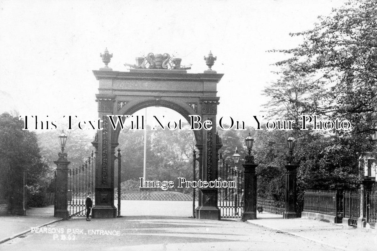 YO 1551 - Entrance, Pearsons Park, Hull, Yorkshire c1904