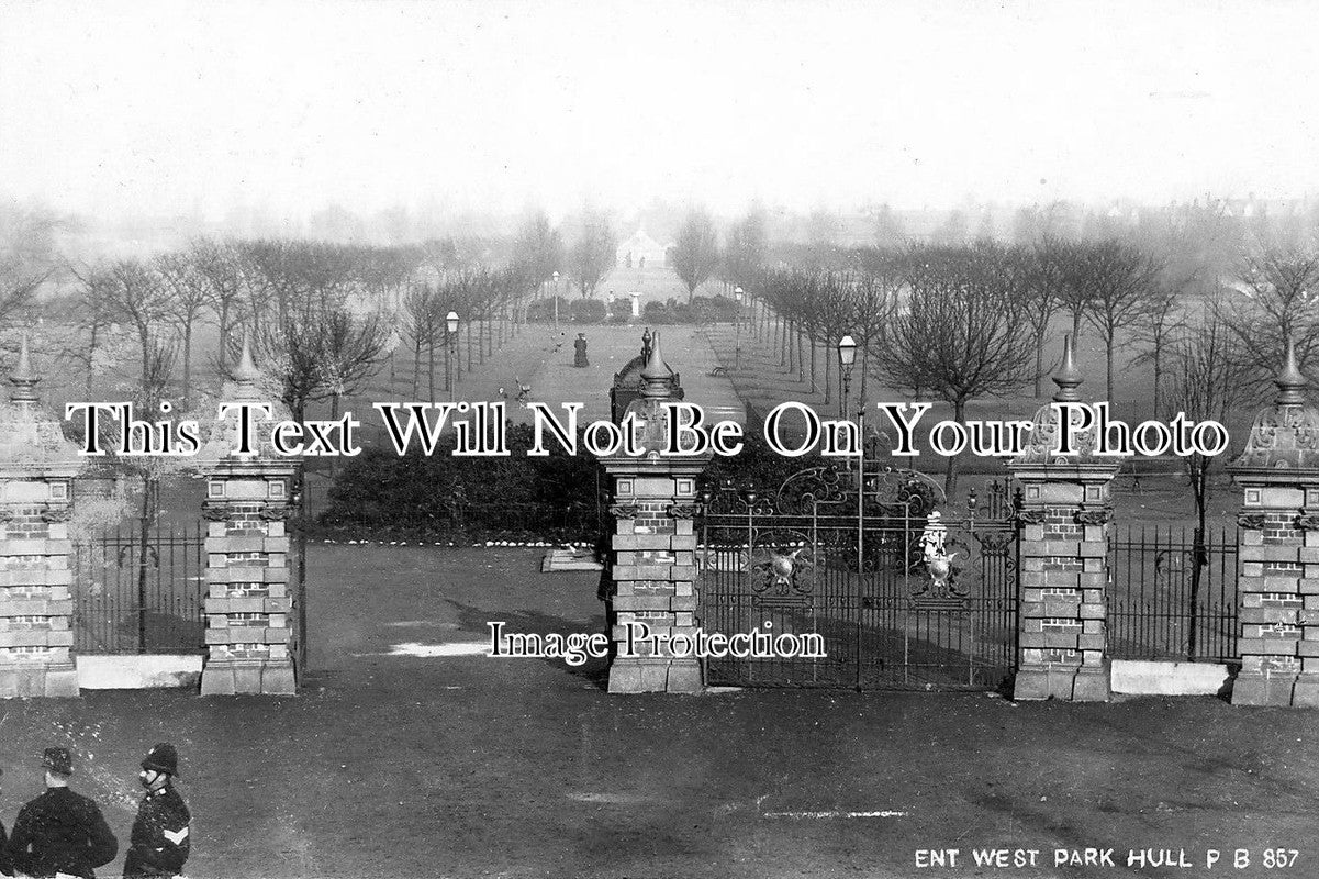 YO 1579 - Entrance To West Park, Hull, Yorkshire