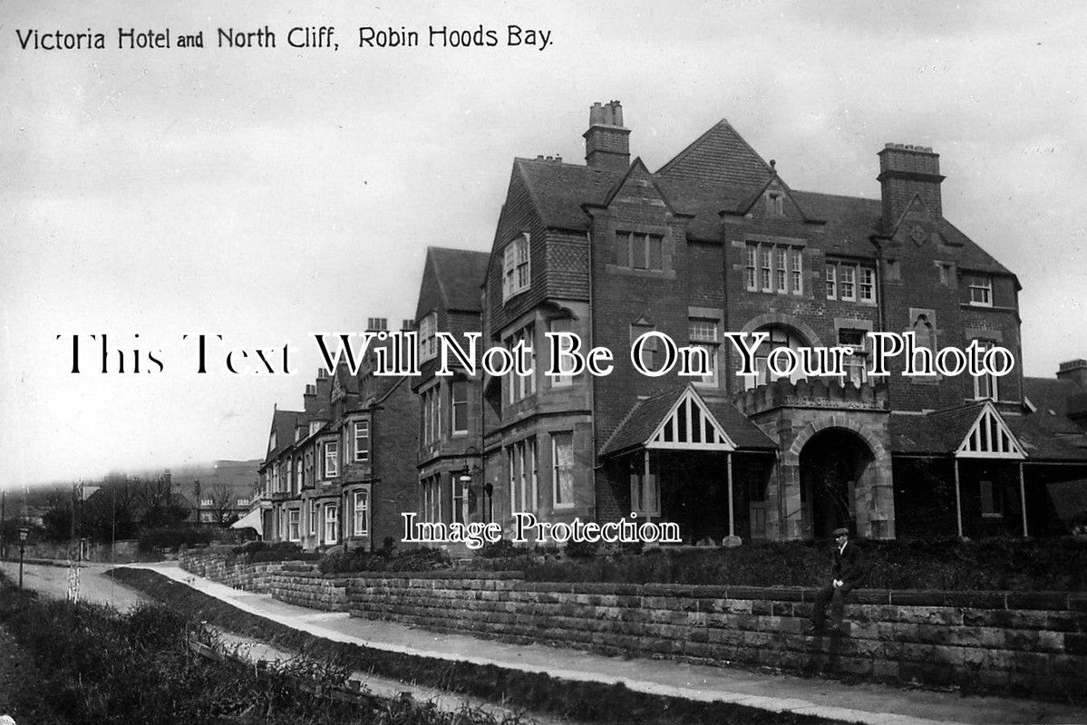 YO 171 - Victoria Hotel, Robin Hoods Bay, Yorkshire c1914