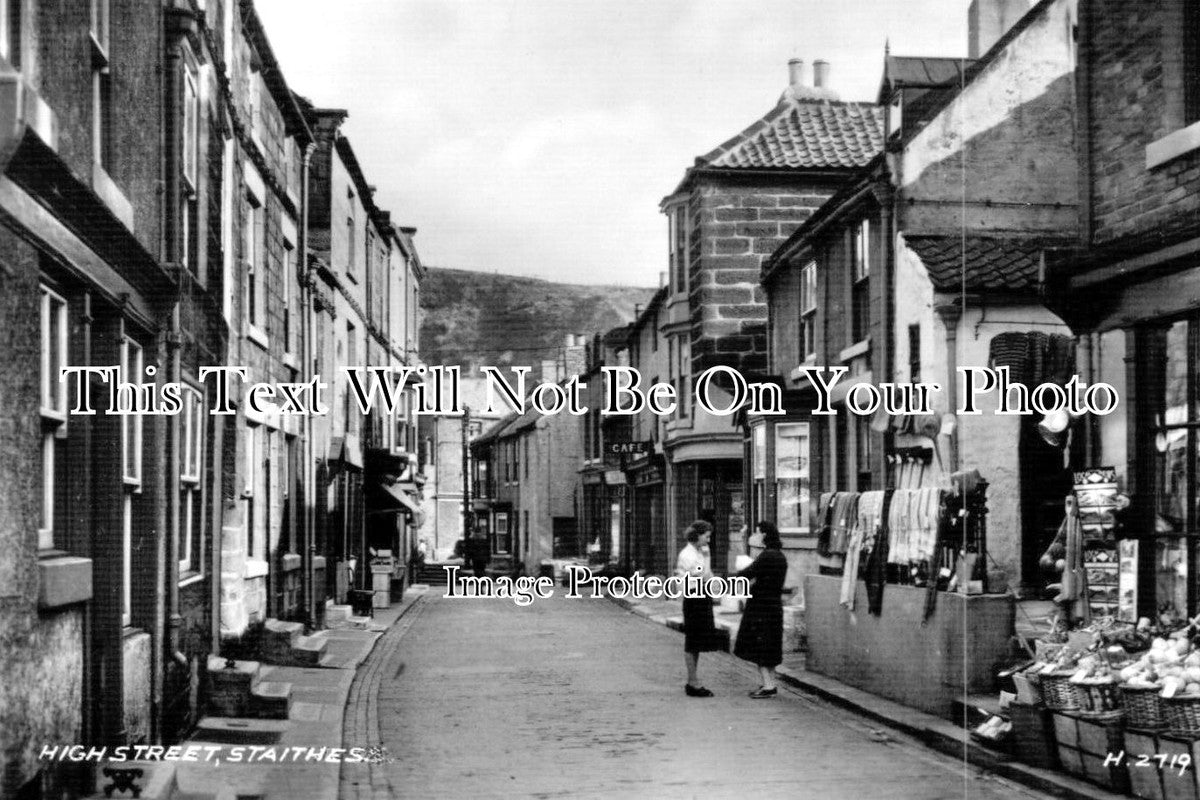 YO 1944 - High Street, Staithes, Yorkshire