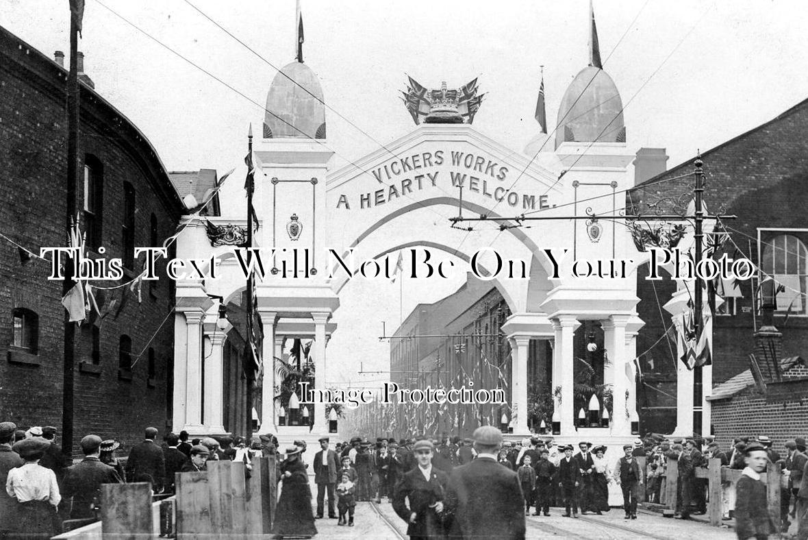 YO 2065 - Royal Visit, Vickers Works Gate, Sheffield, Yorkshire