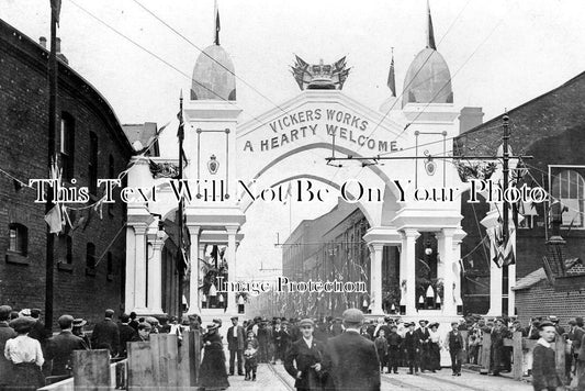 YO 2065 - Royal Visit, Vickers Works Gate, Sheffield, Yorkshire