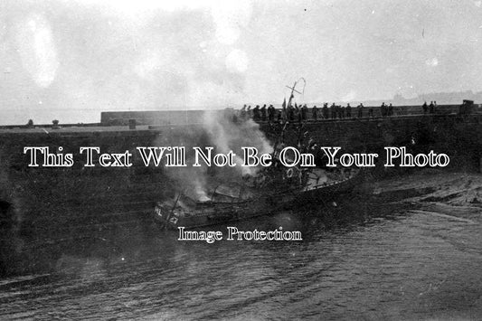 YO 2234 - Navy Launch On Fire, Bridlington Harbour, Yorkshire