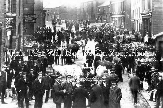 YO 2272 - Market Day, Penistone, Yorkshire