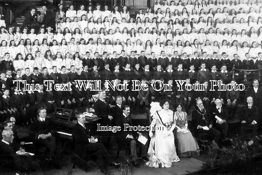 YO 2294 - Madam Clara Butt & Choir, Huddersfield Town Hall, Yorkshire