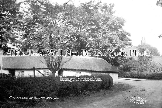 YO 2676 - Cottages At Huntington, Yorkshire c1907