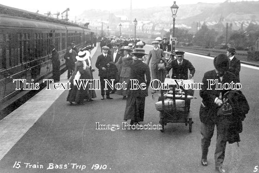 YO 2702 - Bass Trip, Scarborough Railway Station, Yorkshire 1910