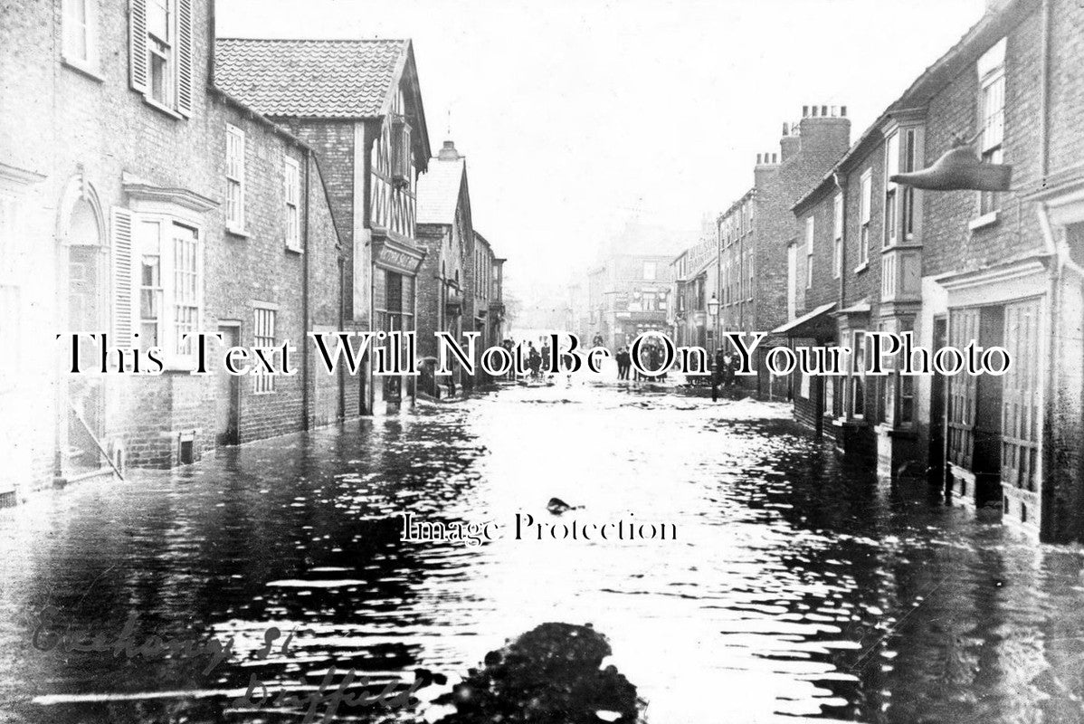 YO 2721 - Great Flood, Exchange Street, Driffield, Yorkshire