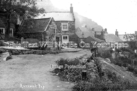 YO 2751 - Runswick Bay, Yorkshire c1912