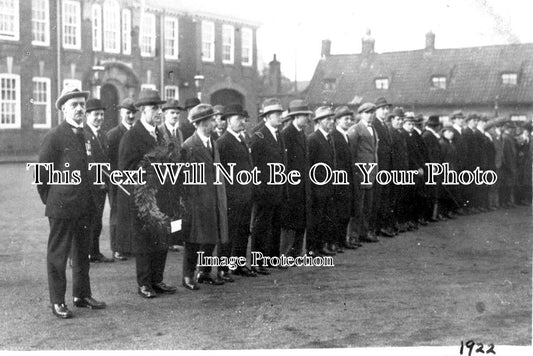 YO 2759 - Memorial Parade, Market Green, Cottingham, Yorkshire c1922