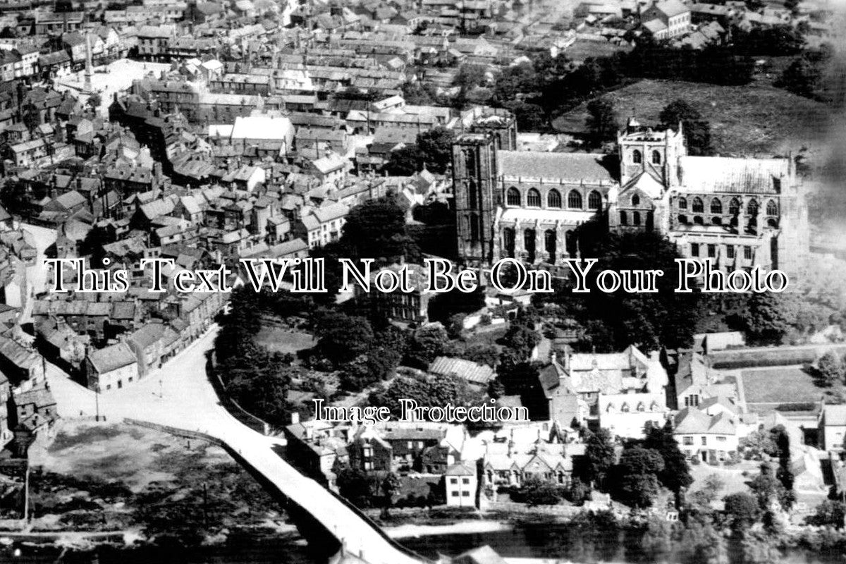 YO 3040 - South View Of Cathedral & City From The Air, Ripon, Yorkshire