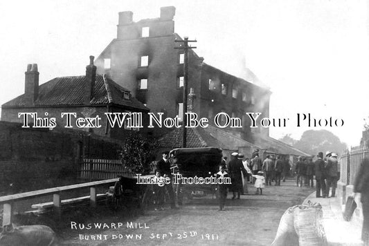 YO 3120 - Ruswarp Mill Fire, Yorkshire 1911