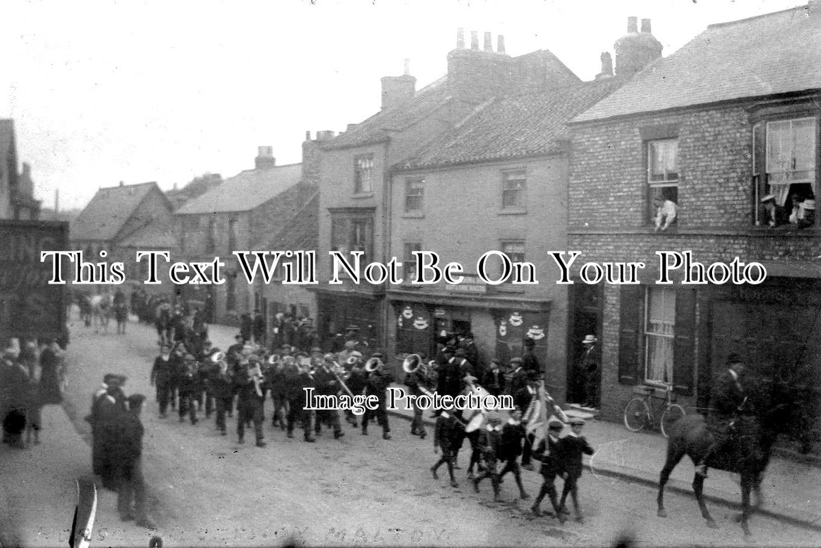 YO 3132 - Horse Procession, Malton, Yorkshire c1908