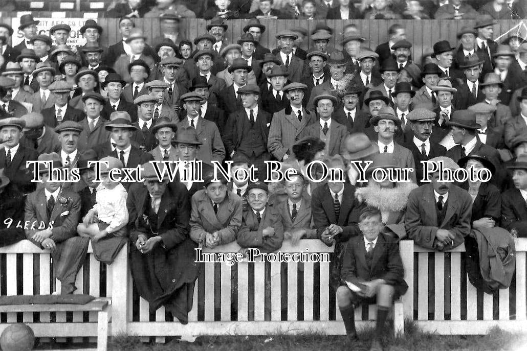 YO 3220 - Crowd Scene At Anlaby Road. Hull v Leeds City, Yorkshire