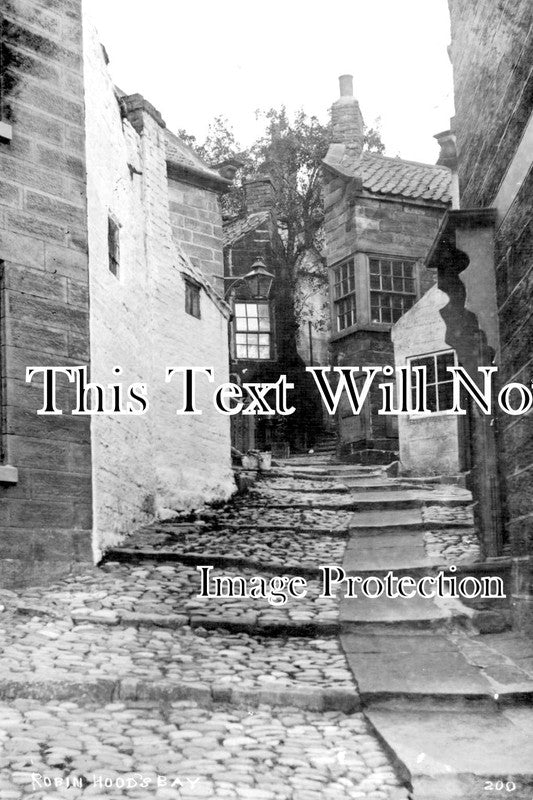 YO 3355 - Robin Hoods Bay, Yorkshire