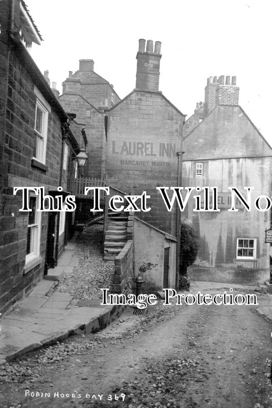 YO 3356 - Robin Hoods Bay, Yorkshire