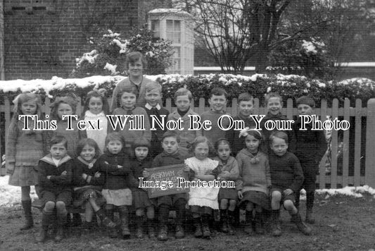 YO 3426 - Askham Richard School Group, Yorkshire