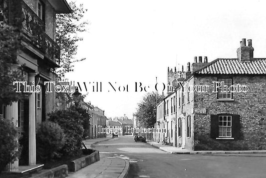 YO 3441 - Regent Street, Pocklington, Yorkshire