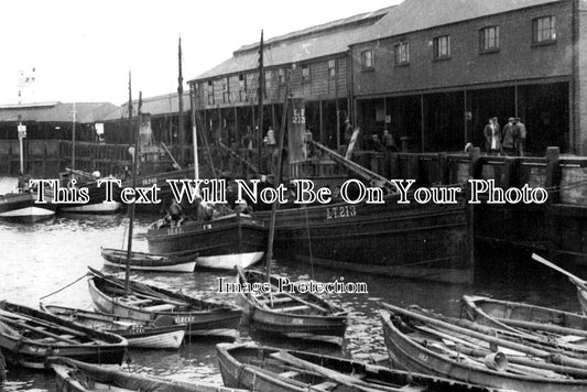YO 3577 - Steam Trawler, Scarborough Harbour, Yorkshire