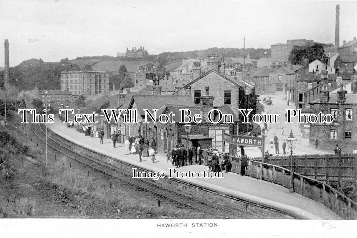 YO 366 - Keighley Haworth Railway Station, Yorkshire c1917