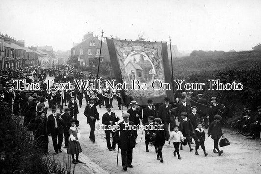 YO 393 - Marske 'Cleveland Miners and Quarrymen's Association' Parade, Yorkshire