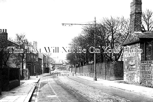 YO 4156 - Town Street, Beeston, Leeds, Yorkshire c1914