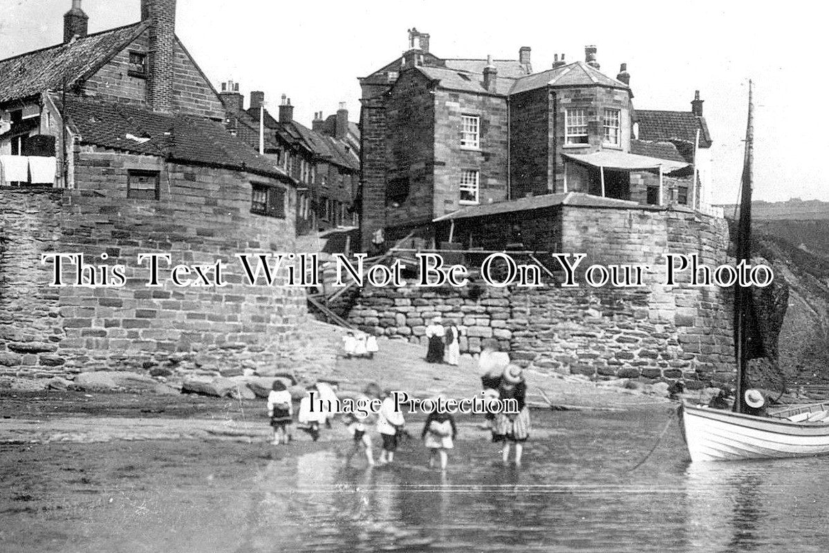 YO 4172 - Robin Hoods Bay, Yorkshire c1911