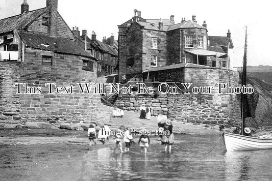 YO 4172 - Robin Hoods Bay, Yorkshire c1911