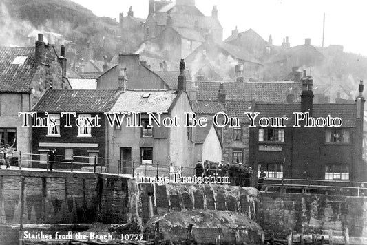 YO 4253 - Staithes From The Beach, Yorkshire