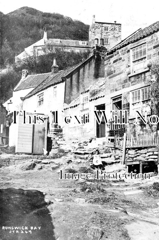 YO 4326 - Runswick Bay, Yorkshire