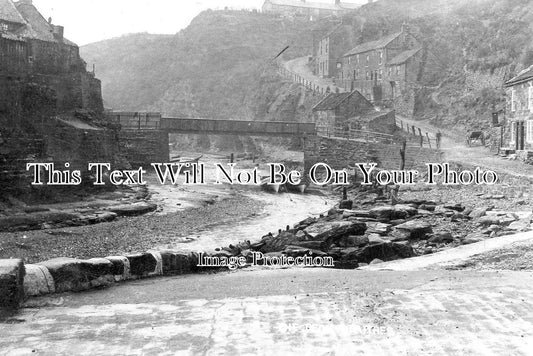 YO 4331 - The Beck, Staithes, Yorkshire