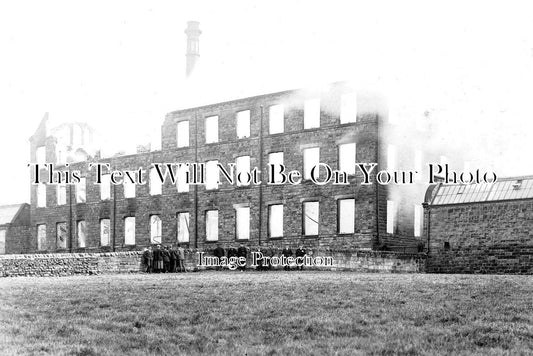 YO 4400 - Green Lane Mill Fire, Aireborough, Yorkshire 1906