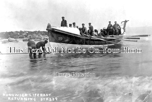 YO 4759 - Runswick Lifeboat Returning, Yorkshire c1908