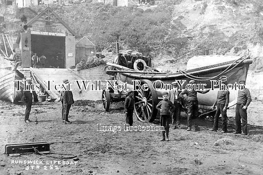 YO 4760 - Runswick Lifeboat, Yorkshire c1908