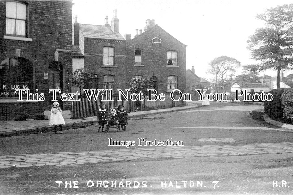 YO 4787 - The Orchards, Halton, Leeds, Yorkshire