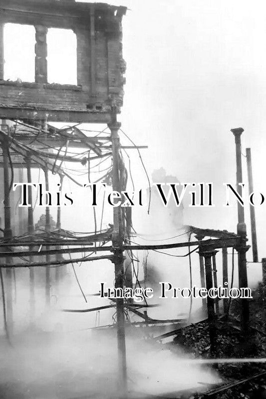 YO 4952 - Queen Street Fire, Market Street, Scarborough, Yorkshire 1915