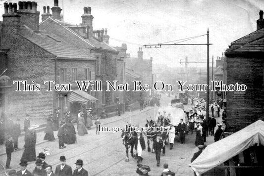 YO 5222 - Carnival Procession, Queensbury, Bradford, Yorkshire c1908