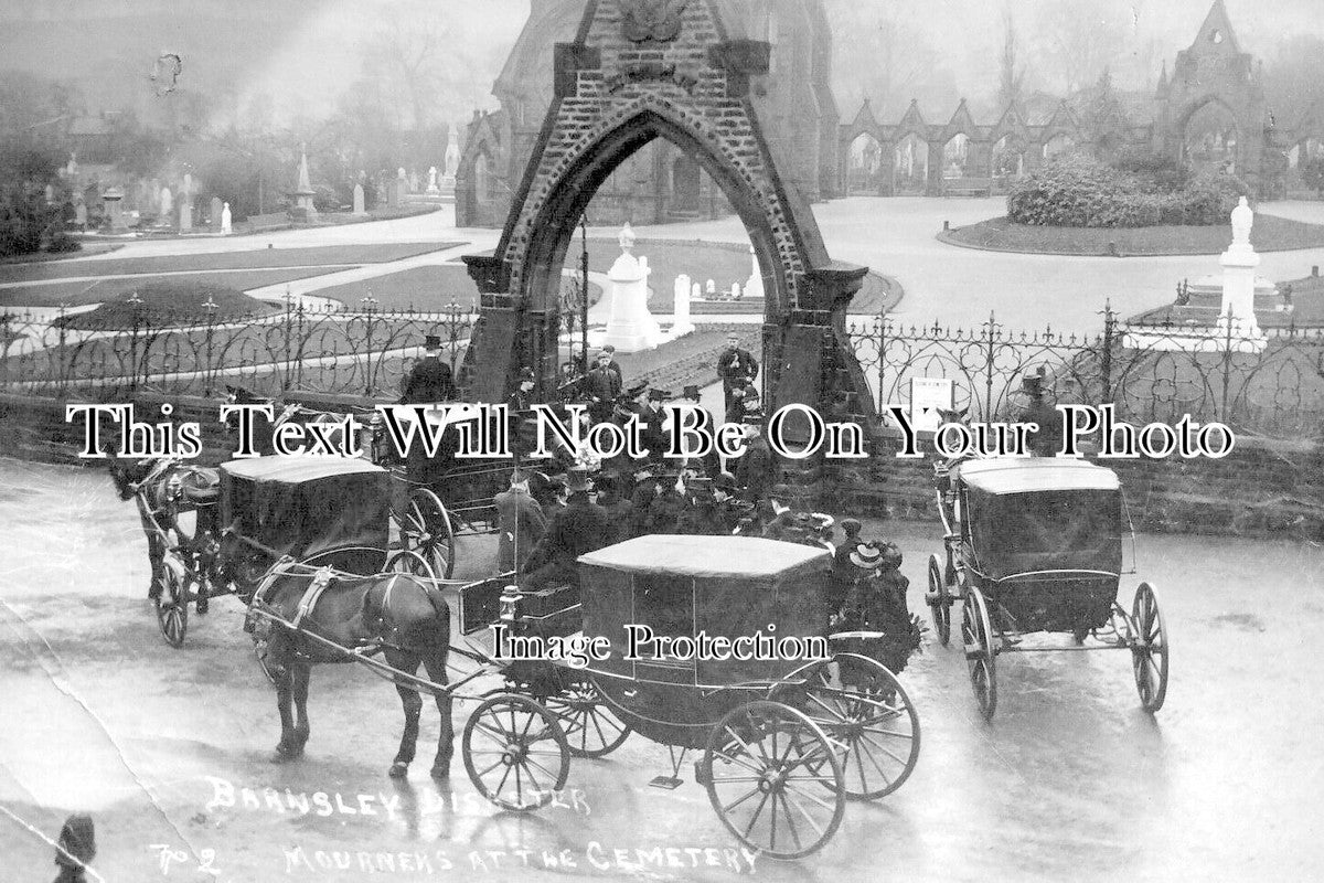 YO 5245 - Barnsley Disaster, Mourners At Cemetery, Yorkshire