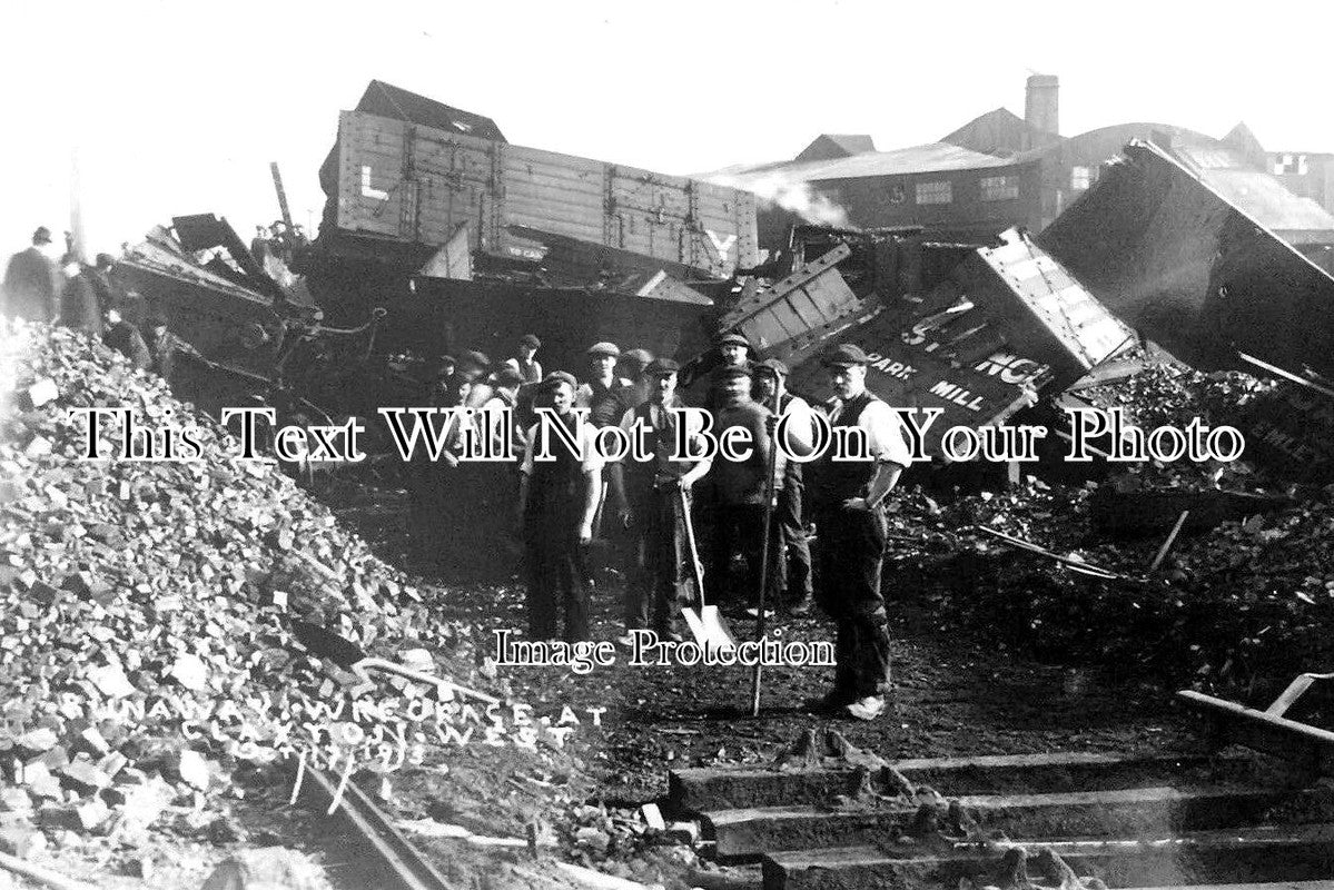 YO 5418 - Runaway Train Accident, Clayton West, Yorkshire