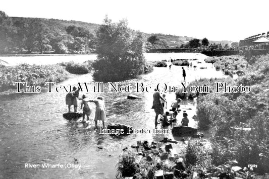 YO 5647 - River Wharfe, Otley, Yorkshire