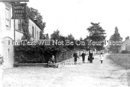 YO 5774 - The White Horse Inn, Hickley, Yorkshire