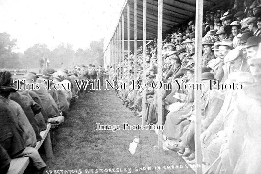 YO 5866 - Spectators At Stokesley Show, Yorkshire