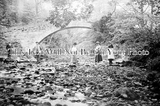 YO 5892 - Dob Park Bridge, River Washburn, Farnley, Leeds, Yorkshire